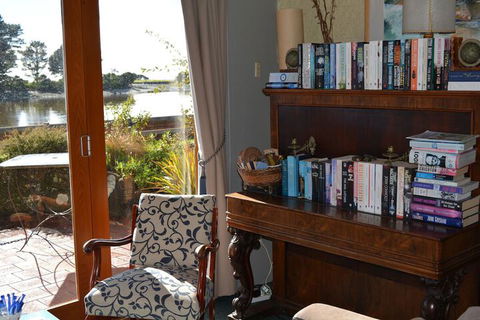 The Waterfront Wynyard - Hervey Bay Accommodation 2
