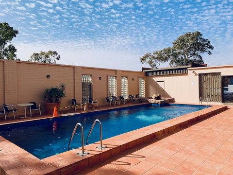 Desert Cave Hotel - Hervey Bay Accommodation 3
