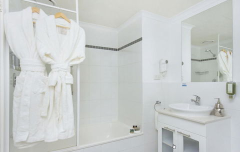 Pacific Suites Canberra - Hervey Bay Accommodation 6