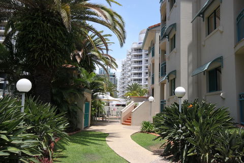 Aruba Beach Resort - Tourism Hervey Bay 1
