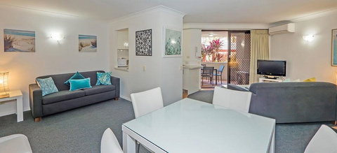 Burleigh On The Beach Holiday Apartments - Hervey Bay Accommodation 5