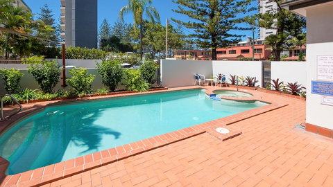 Burleigh On The Beach Holiday Apartments - Hervey Bay Accommodation 2