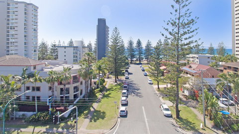 Burleigh On The Beach Holiday Apartments - Hervey Bay Accommodation 0