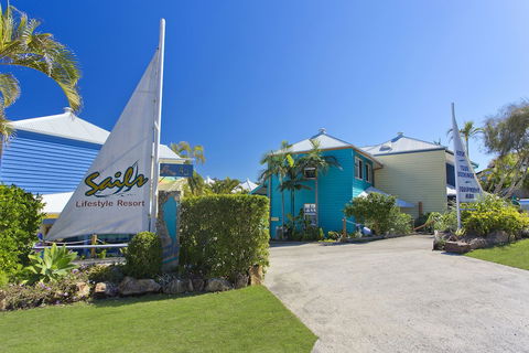 Sails Lifestyle Resort - Tourism Hervey Bay 0