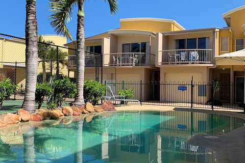 Coolum Beach Getaway Resort - Tourism Hervey Bay 1