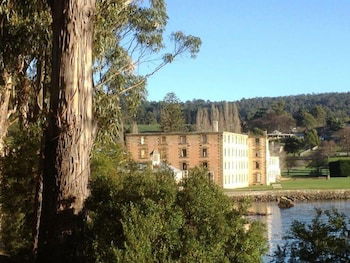 Port Arthur Villas - Hervey Bay Accommodation 5