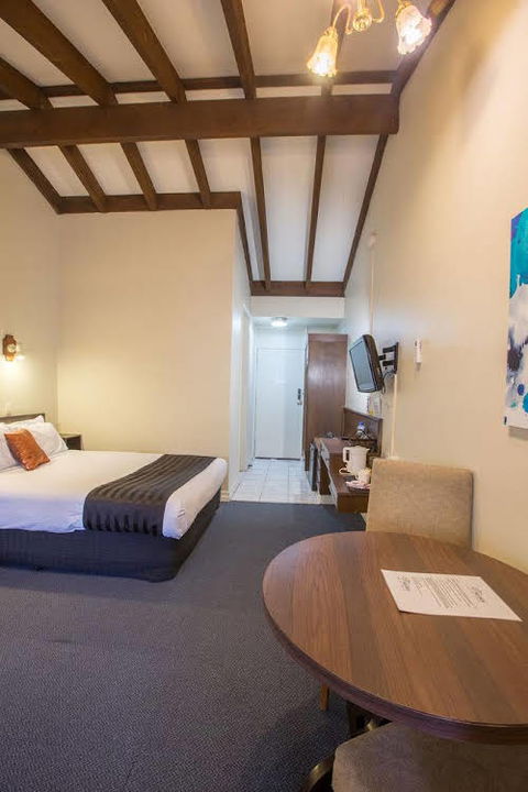 Econo Lodge Hacienda International - Tourism Hervey Bay 4