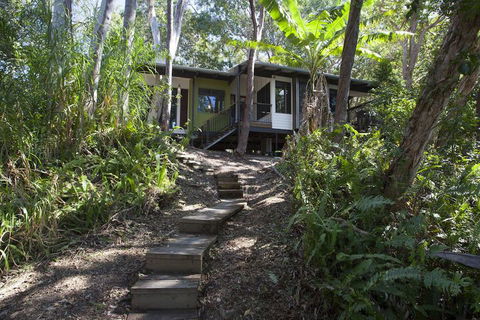 Eumarella Shores Noosa Lake Retreat - Hervey Bay Accommodation 5