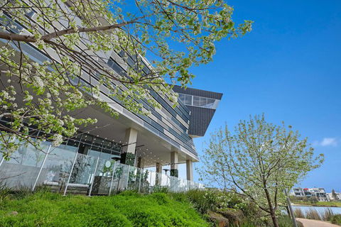 Mercure Melbourne Caroline Springs - Hervey Bay Accommodation 1