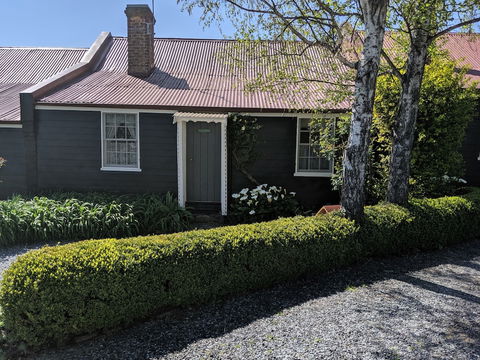 Alice's Cottages - Tourism Hervey Bay 0