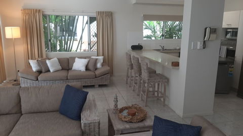 Costa Royale Trinity Beach - Hervey Bay Accommodation 1