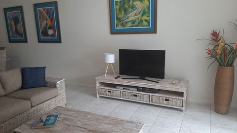 Costa Royale Trinity Beach - Hervey Bay Accommodation 4
