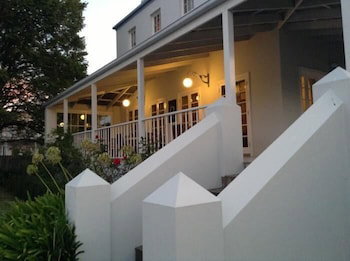 Oscars Waterfront Boutique Hotel - Hervey Bay Accommodation 0