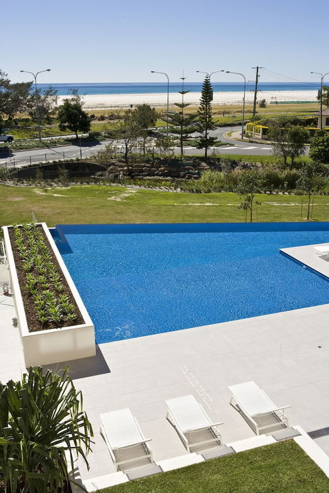 Kirra Surf Apartments - Hervey Bay Accommodation 1