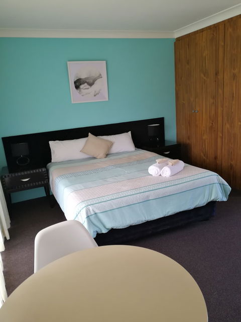 Lakeside Lodge Motel - Tourism Hervey Bay 5