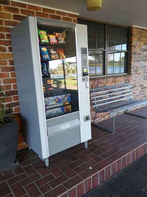 Lakeside Lodge Motel - Tourism Hervey Bay 4