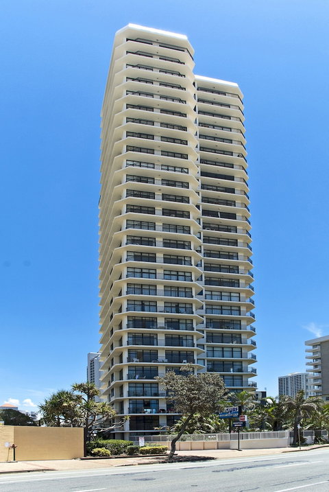 Hi Surf Beachfront Resort Apartments - Hervey Bay Accommodation 5