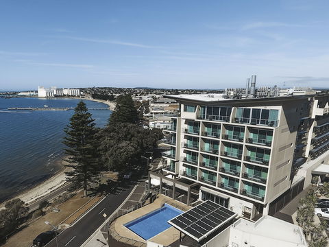 The Port Lincoln Hotel - Hervey Bay Accommodation 2