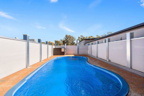 Econo Lodge Moree Spa Motor Inn - Tourism Hervey Bay 6