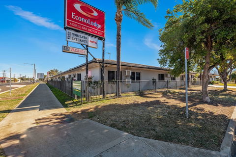 Econo Lodge Moree Spa Motor Inn - Tourism Hervey Bay 3