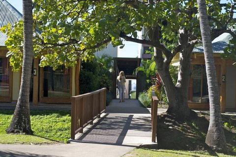 Nomads Airlie Beach - Hervey Bay Accommodation 2