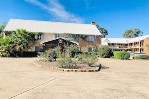 Campbelltown Colonial Motor Inn - Hervey Bay Accommodation 0