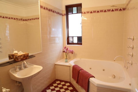 The 3 Explorers Motel - Hervey Bay Accommodation 6