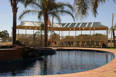 Pines Country Club Motor Inn - Hervey Bay Accommodation 1