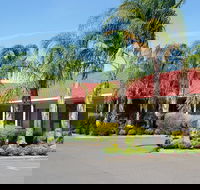 Pines Country Club Motor Inn - Hervey Bay Accommodation