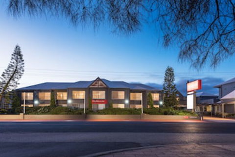 Bellevue On The Lakes - Tourism Hervey Bay 0