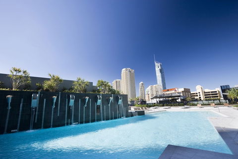 Mantra Circle On Cavill - Hervey Bay Accommodation 3
