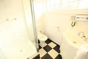 Fox And Hounds Inn - Hervey Bay Accommodation 5