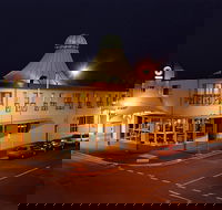 The Lighthouse Hotel - Hervey Bay Accommodation