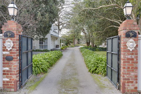 Glen Isla House - Hervey Bay Accommodation 1