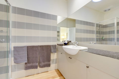 Glen Isla House - Hervey Bay Accommodation 6
