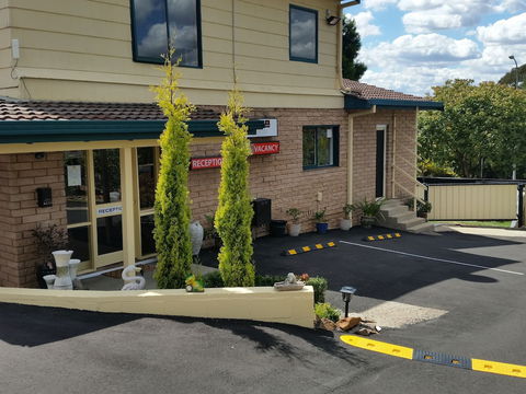 Hideaway Motor Inn Armidale - Hervey Bay Accommodation 1