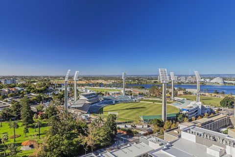 Fraser Suites Perth - Hervey Bay Accommodation 1