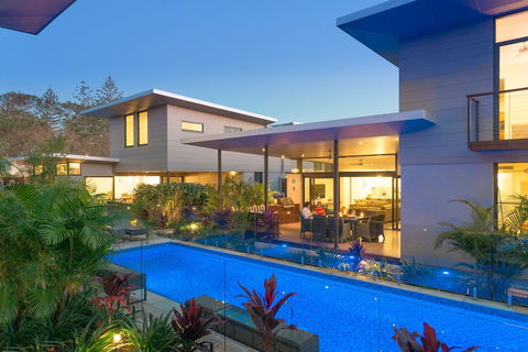 Byron Luxury Beach Houses - Hervey Bay Accommodation 1