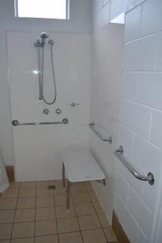 Penguin Seaside Motel - Hervey Bay Accommodation 4
