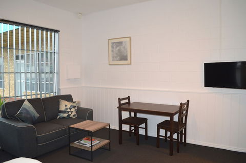Penguin Seaside Motel - Hervey Bay Accommodation 5