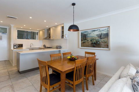 Beach Lodges - Hervey Bay Accommodation 3