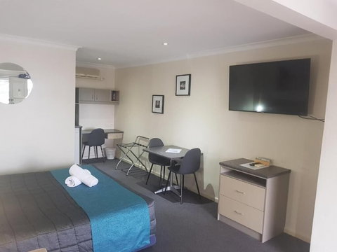 Caravilla Motor Inn - Hervey Bay Accommodation 4