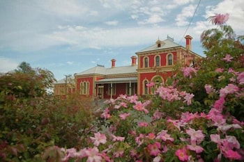 Nicholas Royal Motel - Hervey Bay Accommodation 0
