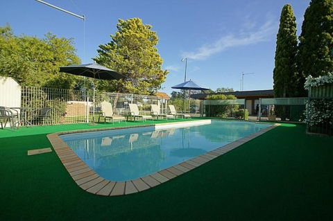 Nicholas Royal Motel - Hervey Bay Accommodation 4
