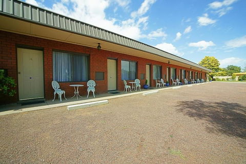 Nicholas Royal Motel - Hervey Bay Accommodation 1