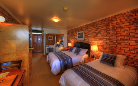 Stanley Village Waterfront Accommodation - Tourism Hervey Bay 4