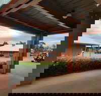 Mud Hut Motel - Tourism Hervey Bay