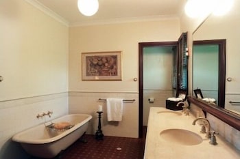 Pinctada McAlpine House - Hervey Bay Accommodation 1