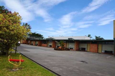 Comfort Inn & Suites Lakes Entrance - Hervey Bay Accommodation 1