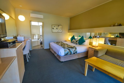 Comfort Inn & Suites Lakes Entrance - Hervey Bay Accommodation 6